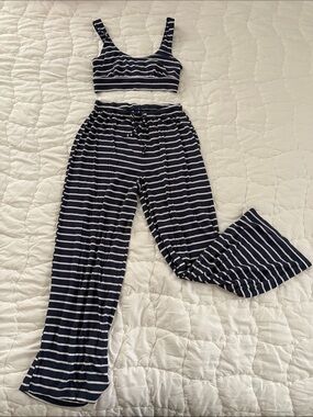 Old Navy Sunday Sleep Striped Navy and White Lounge Pants & Crop Top Set
